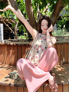 复古重工刺绣挂脖碎花背心阔腿裤两件套2026夏季新款超好看的套装图片