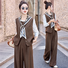 现货2026年秋季新款搭配围巾气质四件套装，女装套装/套裙，依如秀(原杭风阁)