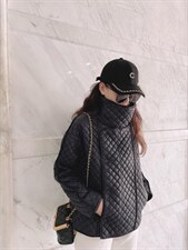 轻薄衣，感情寻找它的模特儿，衣服挂在橱窗，有太多人适合，，女装棉衣/棉服，蓝衣可