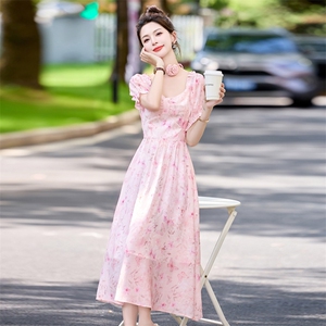 现货2024夏季新款碎花花朵一字肩两穿大摆度假旅游碎花裙图片