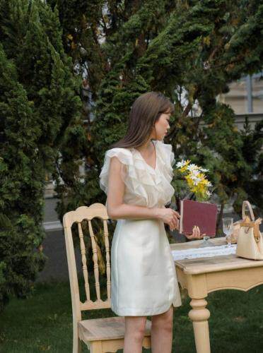 一款知性而溢满高级风情的连衣裙……，女装连衣裙，GN