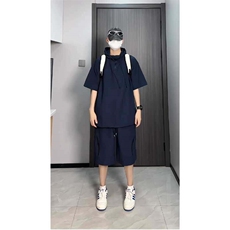藏青色