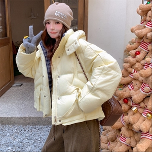 现货新款独特超好看短款羽绒服女款冬季连帽面包服小个子羽绒外套图片