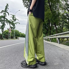豆绿色
