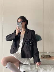好久不见短款西装图片