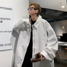白色