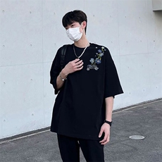 黑色