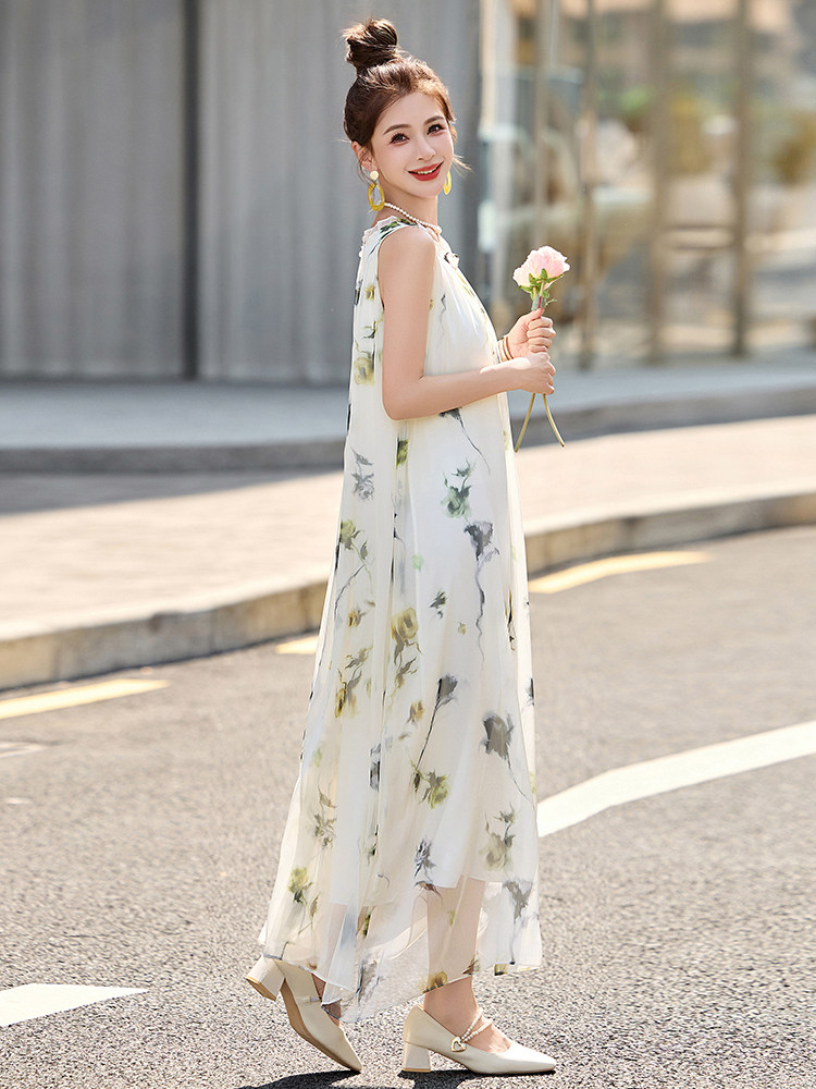 碎花连衣裙女中长款2025夏新款优雅褶皱圆领宽松背心裙子,女装连衣裙,秀美人生