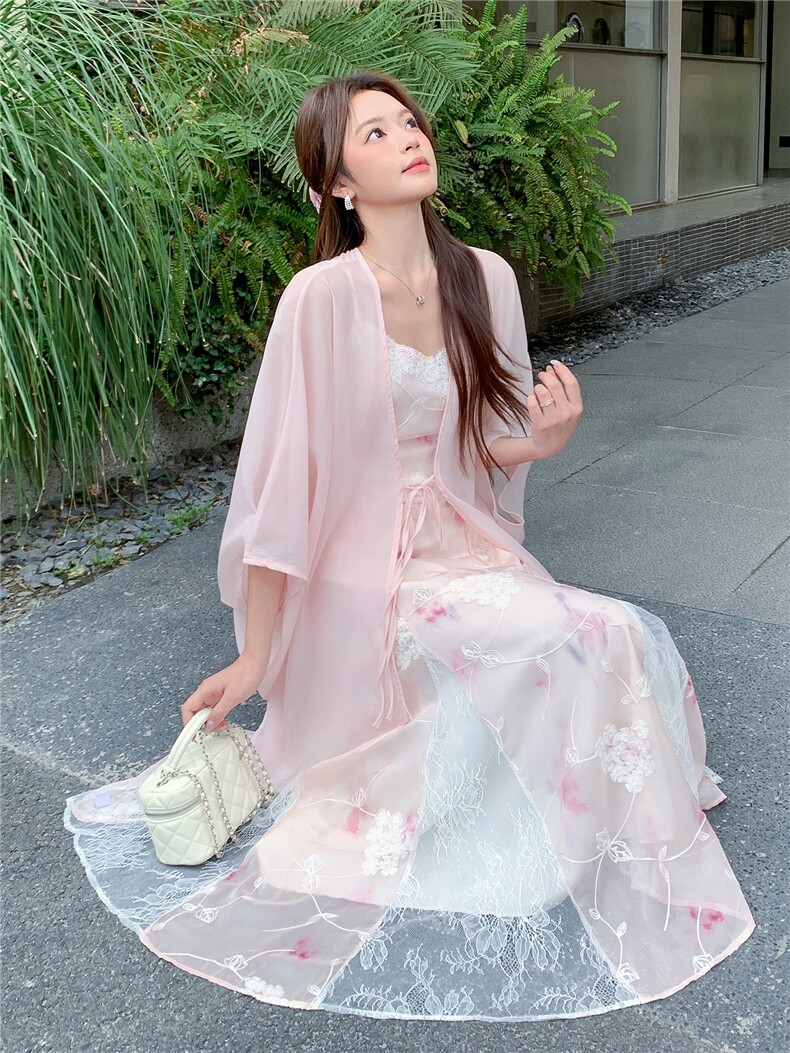 《现货26夏上新》吊带蕾丝刺绣重工仙女裙防晒仙气飘飘外披两件套,女装连衣裙,时尚风爆