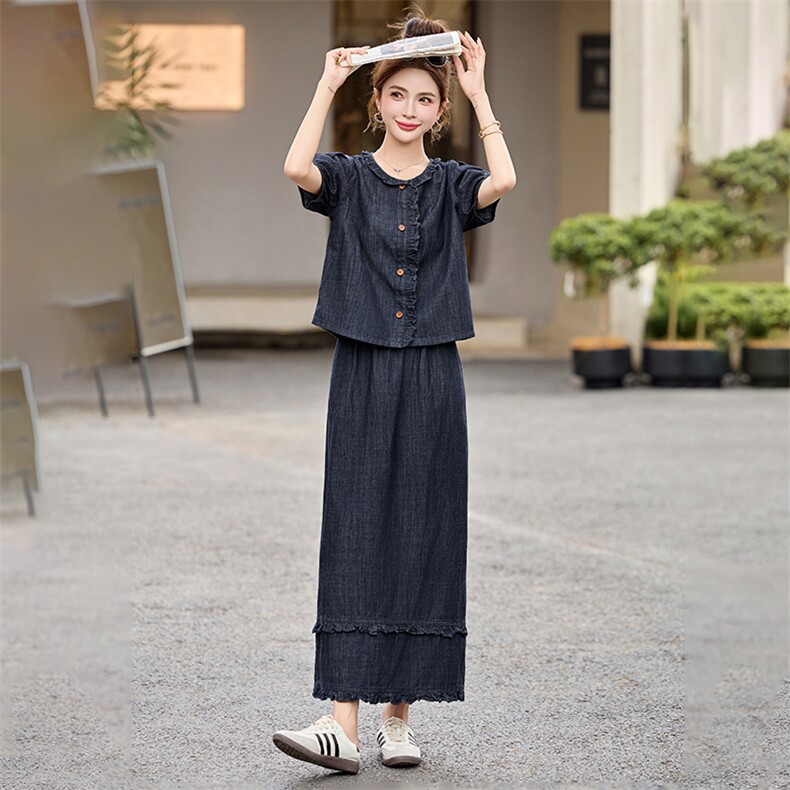 2025夏季牛仔套装复古休闲女新款小香风减龄穿搭两件套,女装套装/套裙,依万里
