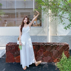 白色吊带度假风连衣裙女2025夏季新款法式初恋收腰显瘦超好看长裙，女装连衣裙，2D015