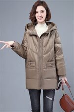 2020冬季新款简约时尚保暖舒适中长款连帽羽绒服，女装羽绒服，深水步