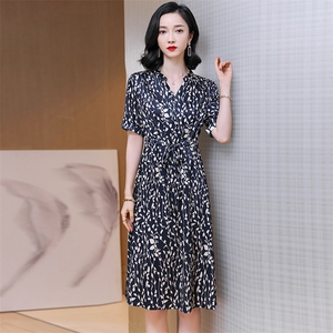 杭州真丝丝绸连衣裙女装2023夏季新款桑蚕丝v领碎花显瘦气质a裙子图片