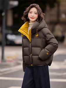 冬季新款M绣花时尚撞色休闲简约羽绒服女图片