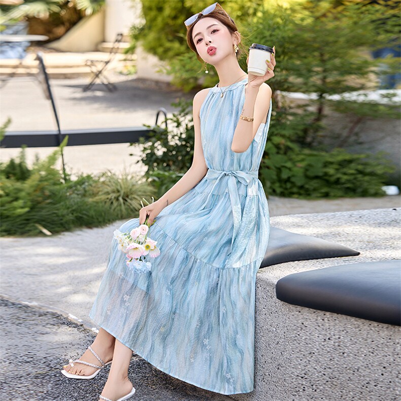 法式碎花挂脖连衣裙女装2025夏季高级感气质优雅宽松显瘦裙子,女装连衣裙,盈茜