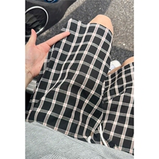 黑色