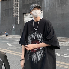 黑色