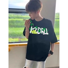 黑色