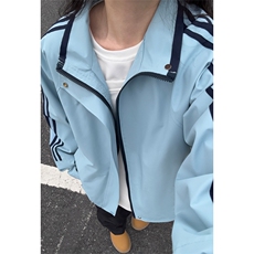 蓝色