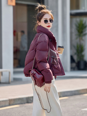 小个子短款立领羽绒服女2024新款冬季爆款设计感保暖白鸭绒面包服，女装羽绒服，意芙