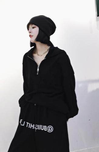 2021新款早秋款带帽套头针织卫衣，有大货，女装卫衣/绒衫，瑟拉·女人缘