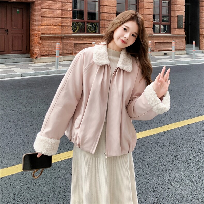 时尚洋气保暖上衣粉色羊羔毛翻领短款派克服女冬，女装羊羔毛/颗粒绒，浙宝099