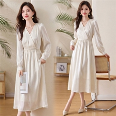 2026夏装新款简约时尚气质v领修身连衣裙，女装连衣裙，美沁