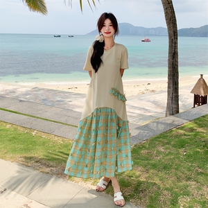 多巴胺设计感拼接连衣裙女2025夏季新款韩系慵懒风宽松减龄T恤裙图片