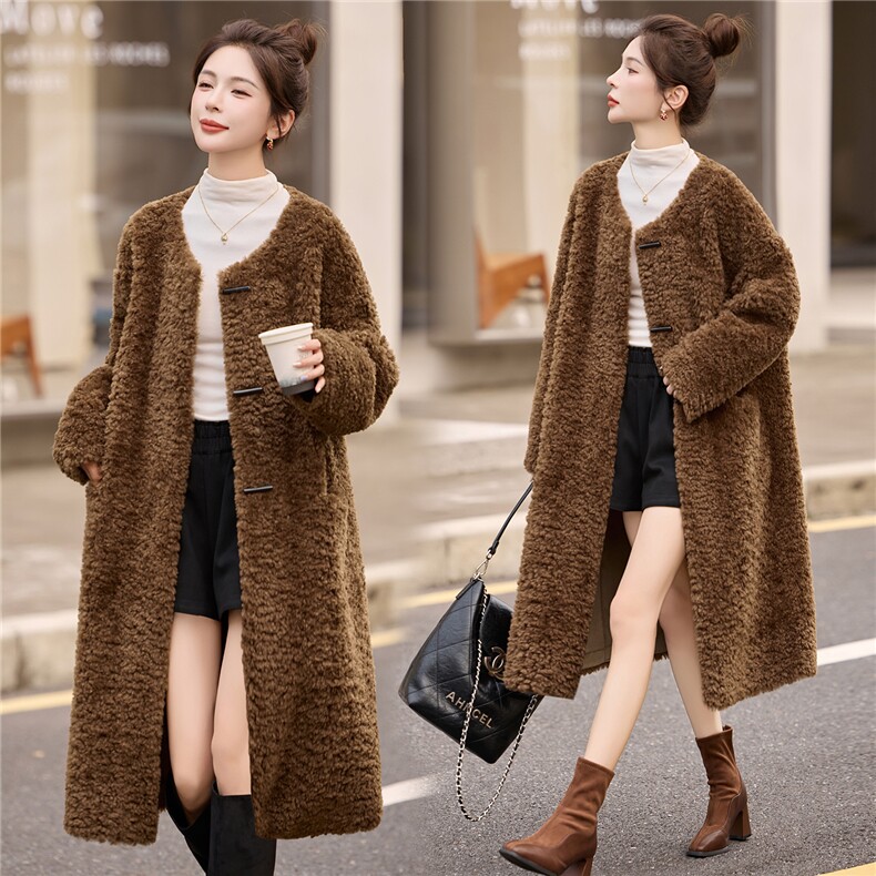 2025年冬季新款现货皮毛一体休闲时尚长款保暖外套，女装皮草，臻衣坊