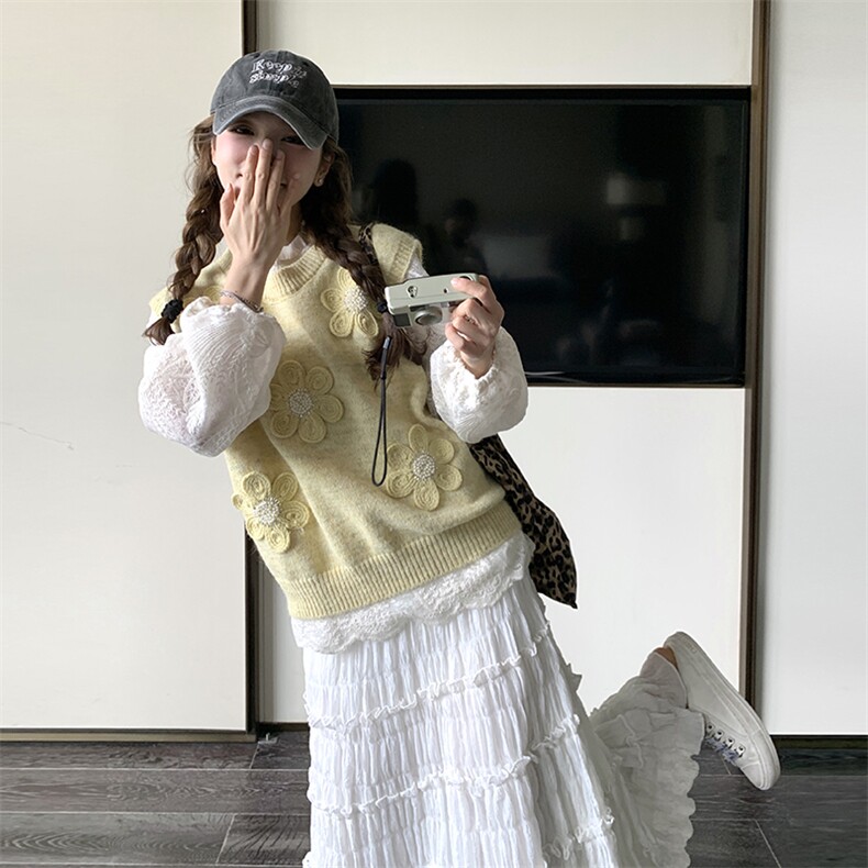 韩系时尚减龄两件套女2025初春新款黄色花朵针织马甲蕾丝内搭套装，女装马甲，维壹