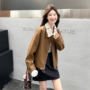 设计感洋气蕾丝领收腰宽松休闲百搭短款夹克女春秋翻领PU皮外套图片