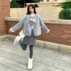 轻熟风毛呢外套女2025冬季短款圆领双排扣毛球装饰气质韩式风上衣，女装短外套，2C108