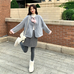 轻熟风毛呢外套女2025冬季短款圆领双排扣毛球装饰气质韩式风上衣图片
