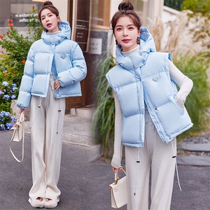 现货2023韩版可拆袖两穿连帽羽绒服三角标保暖网红白鸭绒厚女外套图片