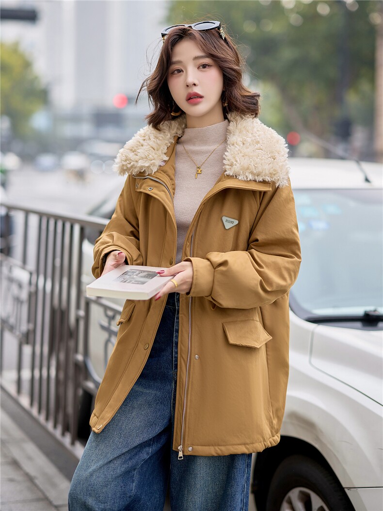 9113时尚中长款加绒加厚外套（毛领可脱卸）,女装派克服,依路服饰