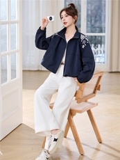 2026年春季小众设计法式时尚百搭立领刺绣花苞抽绳下摆短外套，女装短外套，深水步