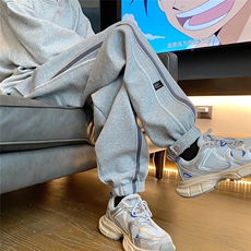 灰色