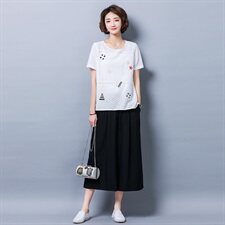 2021年夏季时尚圆领纯色潮流绣花舒适简约宽松短款套装，女装T恤，独衣靓