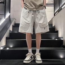 米白色
