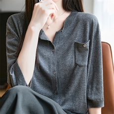 2025夏季舒适简约百搭纯色翻领灰色短袖开衫，女装T恤，盛世绒华