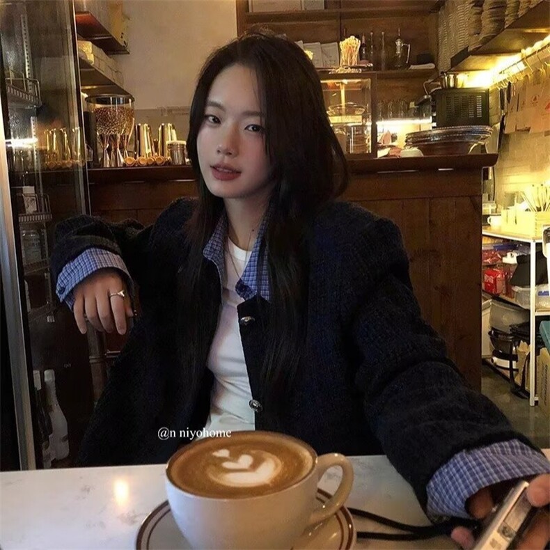 J426-P55大码胖mm韩系假两件拼接翻领小香风外套女秋季宽松休闲,女装短外套,电商B323A