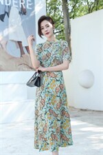 碎花气质连衣裙，女装连衣裙，蓝芝衣秀