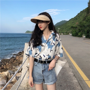 2021韩版小清新几何印花衬衫短袖休闲显瘦衬衣上衣图片