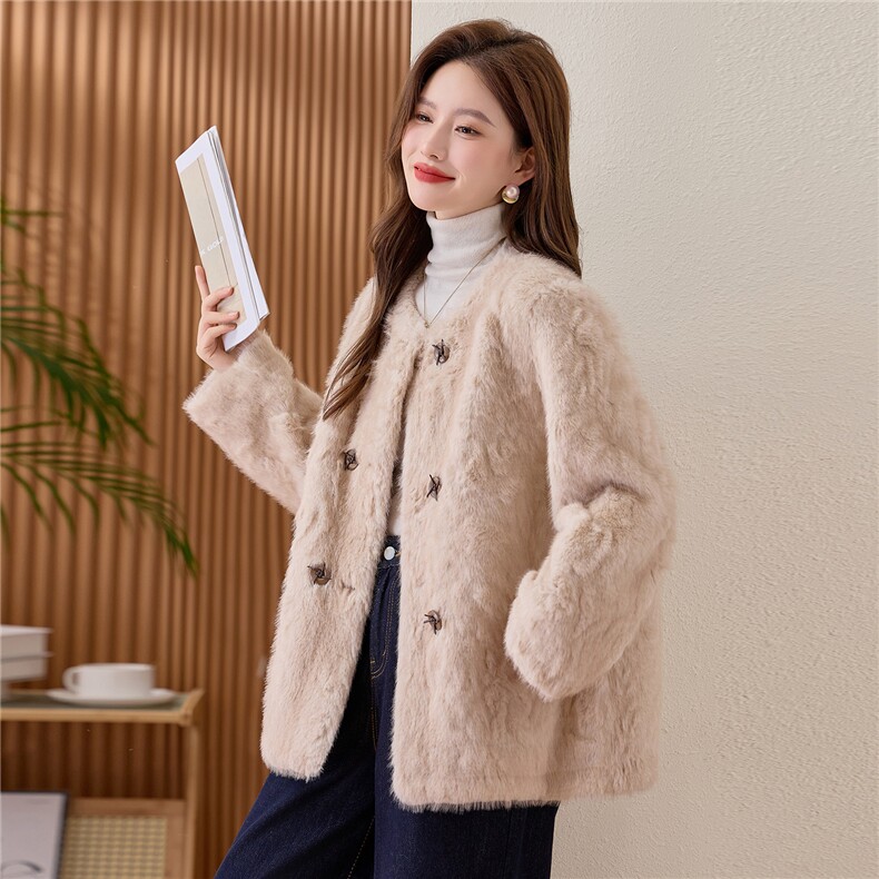 加厚保暖皮毛一体水貂绒V领长款外套女秋冬季宽松百搭仿皮草上衣，女装皮草，涵誉
