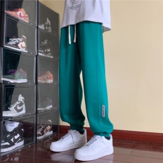 绿色