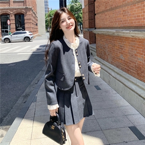 灰色木耳边小香风上衣百褶裙套装女秋季新款小个子甜美减龄两件套图片