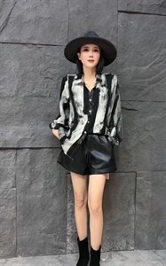 2022秋季新款时髦个性水墨画宽松复古风衬衫图片