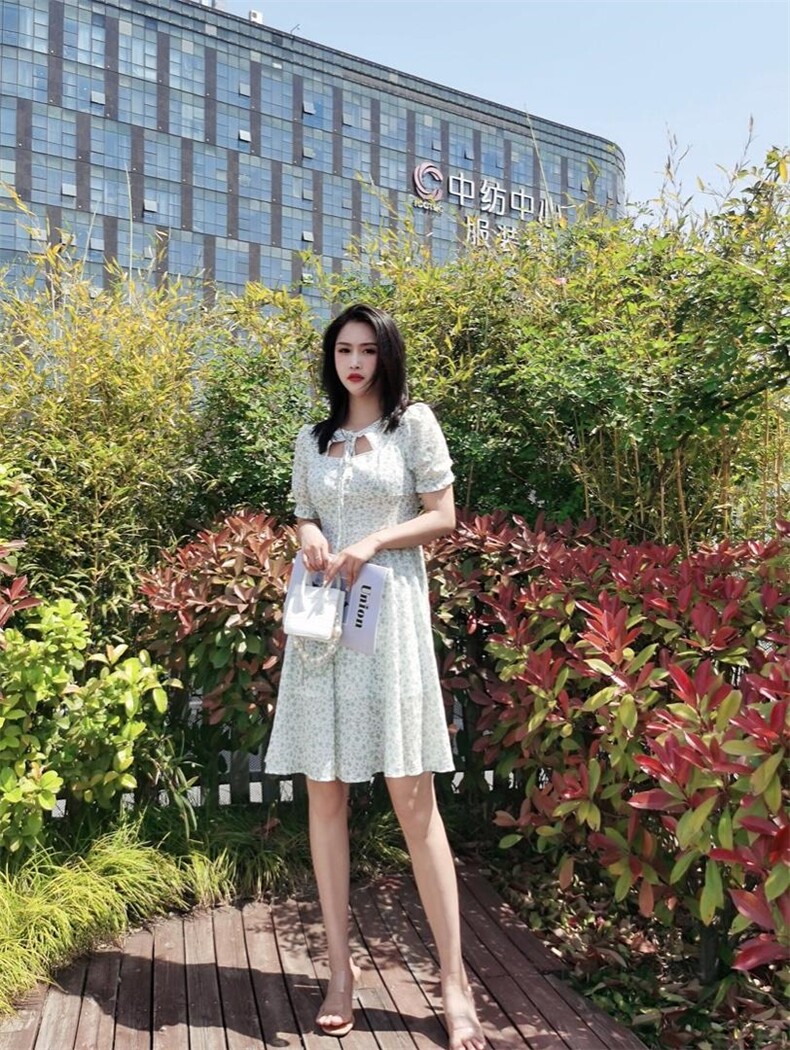 夏季新款碎花连衣裙，女装连衣裙，YO\VLF雅洛菲