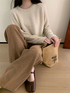 欧货高端圆领女秋冬宽松慵懒针织加厚软糯打底衫毛衣图片