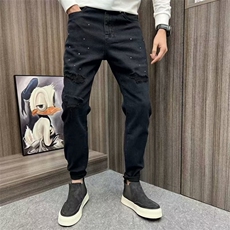 黑灰色